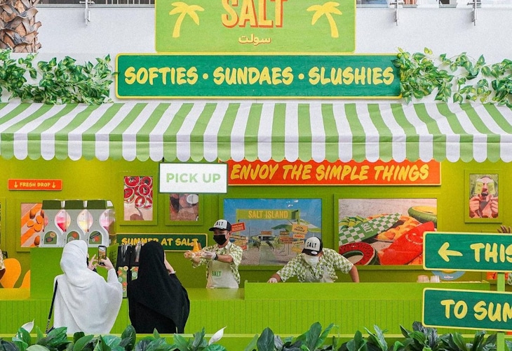 Salt Summer Market pop-up design by Studio Königshausen. A fruity and immersive brand experience. Our design ethos revolves around authenticity and community connection. 